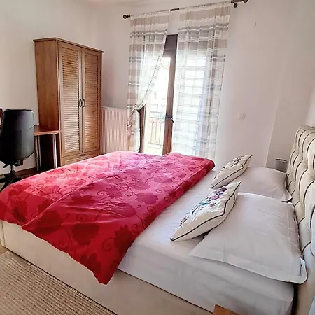 Apartment La Maisonette, Center