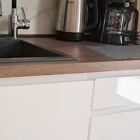 La Maisonette, Center